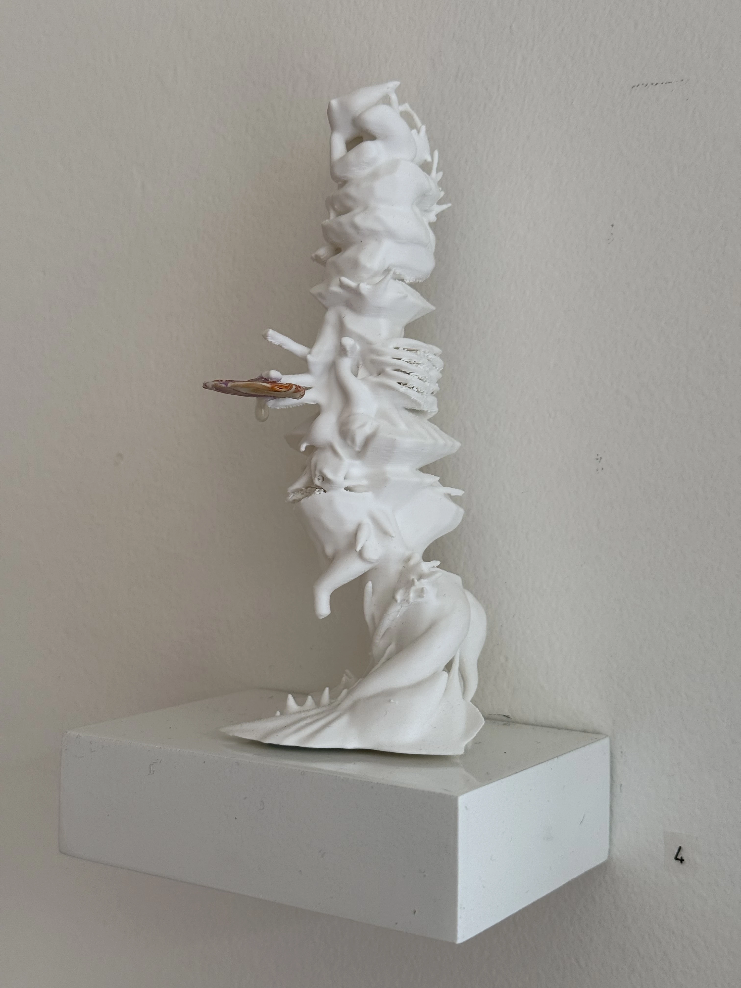 Espèce en voie d'apparition - expo 2 - 83